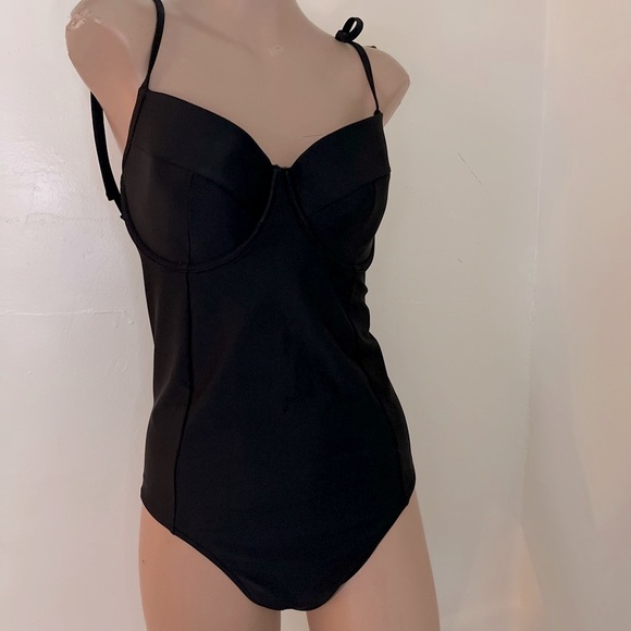 NWT XXL Old Navy One Piece Swimsuit Bra Support Black Double Lined Plus Size - Picture 2 of 13